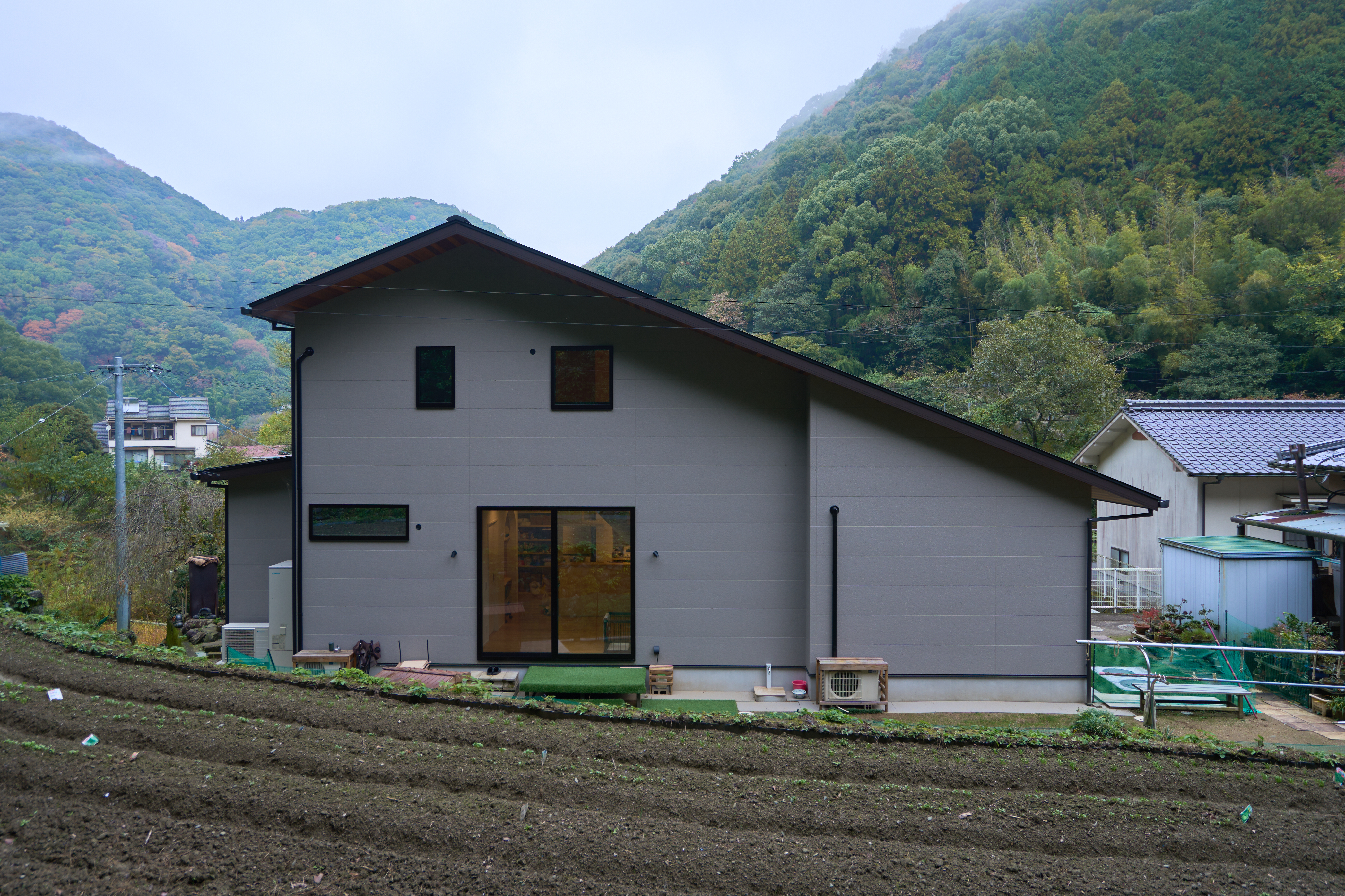 自然と調和した木の家で、家族との時間をもっと大切に。